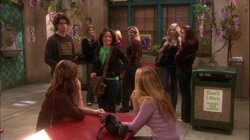 The New Adventures of Old Christine Season 4 Episode 13 - Notes on a 7th Grade Scandal