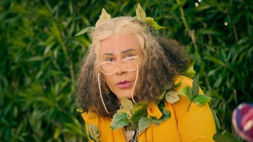 Smother-in-Law Season 2 Episode 7 - Paparazzo