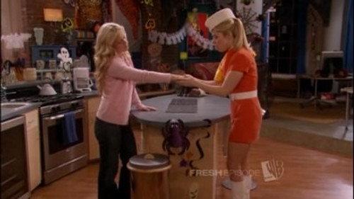 What I Like About You Season 4 Episode 6 - Halloween (2)