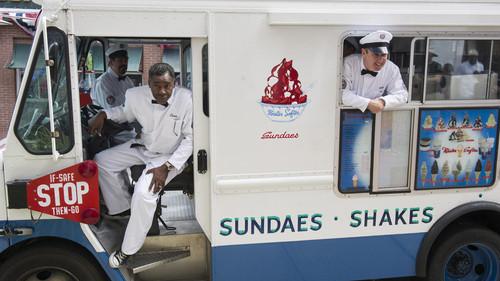 Comic Book Men Season 4 Episode 8 - Stashbusters