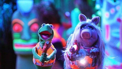 The Muppets Season 1 Episode 14 - Little Green Lie