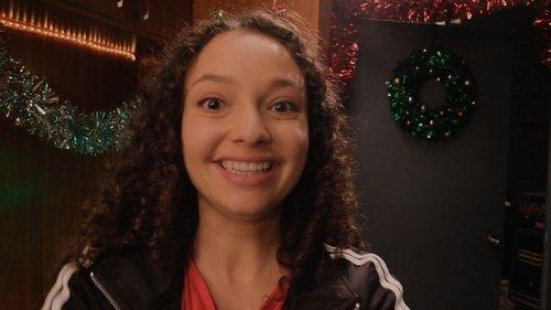 Stuck in the Middle Season 3 Episode 1 - Stuck at Christmas – The Movie