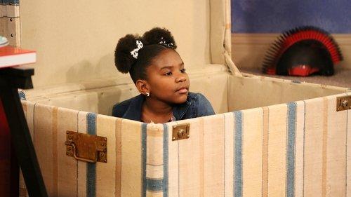 K.C. Undercover Season 1 Episode 5 - Photo Bombed