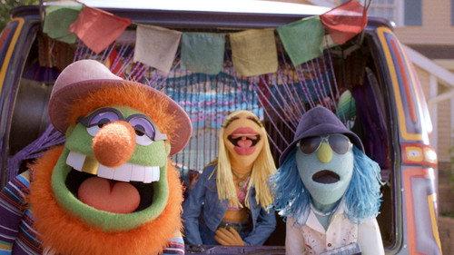 The Muppets Mayhem Season 1 Episode 1 - Track 1: Can You Picture That?
