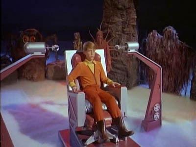 Lost in Space Season 2 Episode 6 - The Prisoners of Space