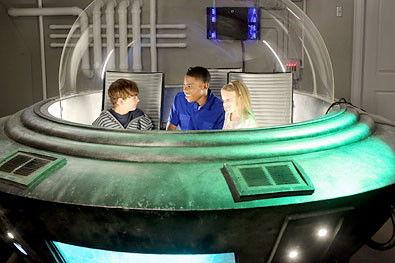 The Neighbors Season 1 Episode 3 - Things Just Got Real