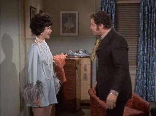 Bewitched Season 6 Episode 22 - Serena Stops the Show