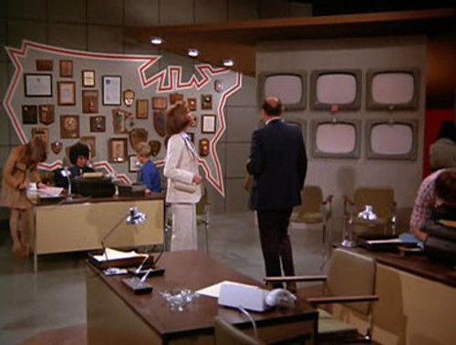 The Mary Tyler Moore Show Season 4 Episode 16 - WJM Tries Harder