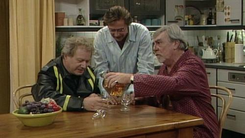 Oppassen!!! Season 6 Episode 1 - Uit de brand