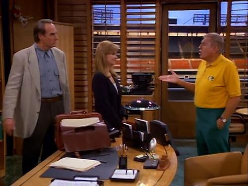 Coach Season 8 Episode 23 - Luther Get Your Gun