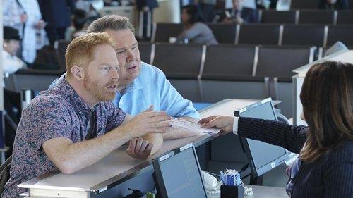 Modern Family Season 8 Episode 18 - Five Minutes