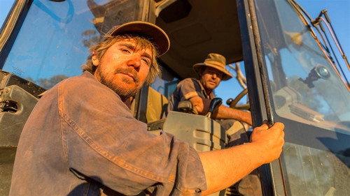 Aussie Gold Hunters Season 1 Episode 6 - Targets and Unwanted Guests