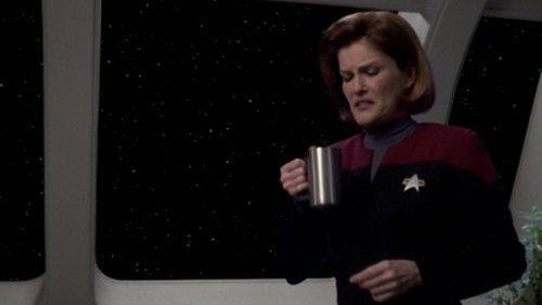Star Trek: Voyager Season 6 Episode 25 - The Haunting of Deck Twelve