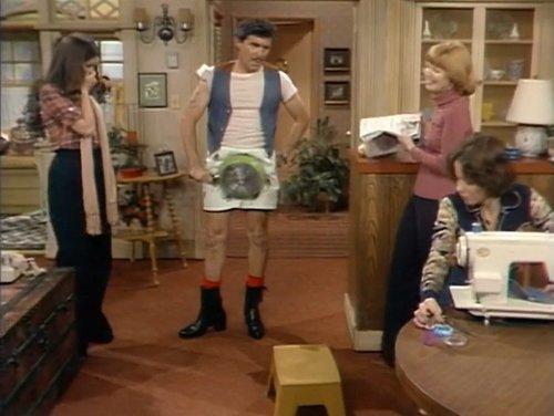 One Day at a Time Season 3 Episode 9 - Barbara's Friend (1)