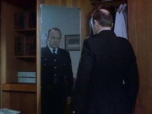 A Touch of Frost Season 1 Episode 1 - Care and Protection