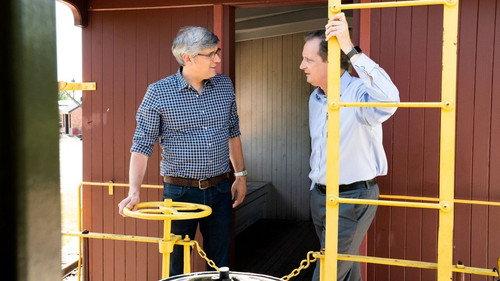 The Henry Ford's Innovation Nation Season 5 Episode 8 - Hydrofoil Surfboard