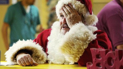 Casualty Season 27 Episode 16 - I Saw Mommy Killing Santa Claus