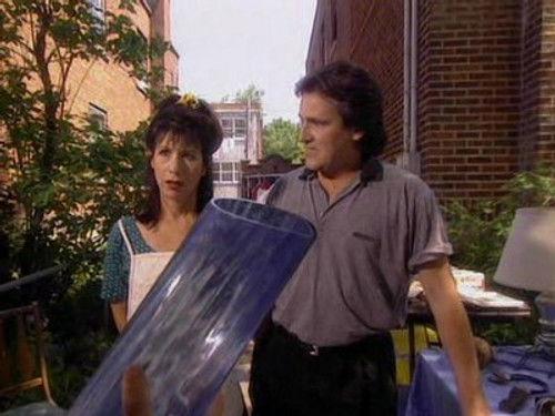 Un gars, une fille Season 3 Episode 1 - Au téléphone 1 - La vente de garage - La visite de maisons