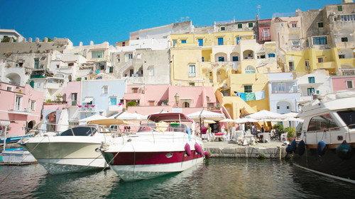 Tucci in Italy Season 2 Episode 1 - Naples & Campania
