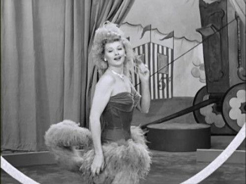 I Love Lucy Season 5 Episode 15 - Lucy Meets the Queen