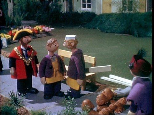 Trumpton Season 1 Episode 2 - Miss Lovelace and the Mayor's Hat