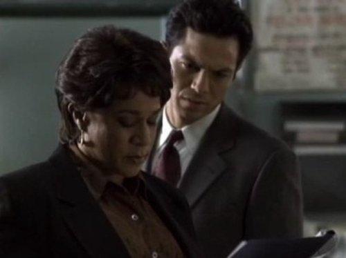 Law & Order Season 9 Episode 13 - Hunters