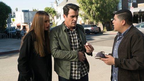 Modern Family Season 9 Episode 13 - In Your Head