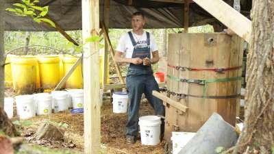 Moonshiners Season 7 Episode 8 - Stash and Grab