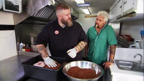 Diners, Drive-Ins and Dives Season 24 Episode 4 - Smoke and Seafood