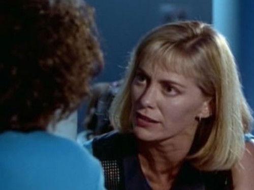 Ocean Girl Season 1 Episode 10 - Major Breakthrough