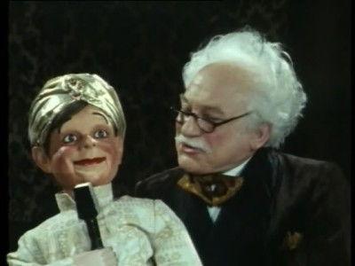 Minder Season 8 Episode 9 - The Greatest Show in Willesden