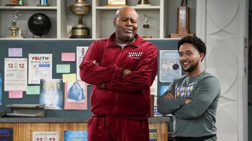 How We Roll Season 1 Episode 3 - The Hustle