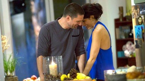 Girlfriends' Guide to Divorce Season 1 Episode 11 - Rule #46: Keep the Holidays Low Key