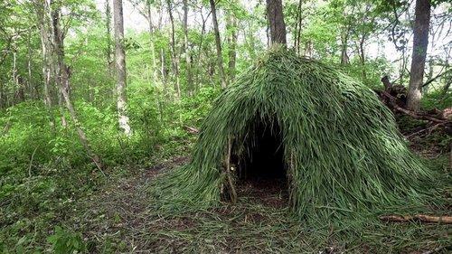 Alone: The Skills Challenge Season 1 Episode 1 - Earth Shelter