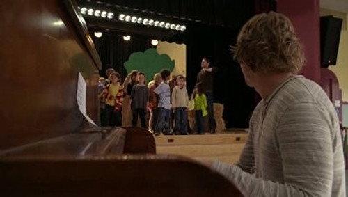 Parenthood Season 2 Episode 9 - Put Yourself Out There