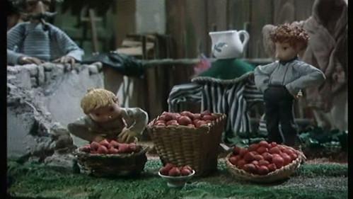 Jája and Pája Season 1 Episode 5 - How to grow strawberries