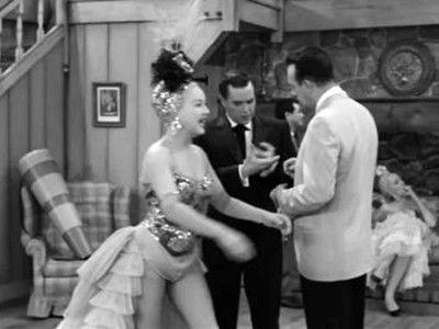 The Lucy–Desi Comedy Hour Season 1 Episode 4 - Lucy Wins a Racehorse