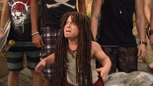 Pair of Kings Season 1 Episode 3 - Beach Bully Bingo