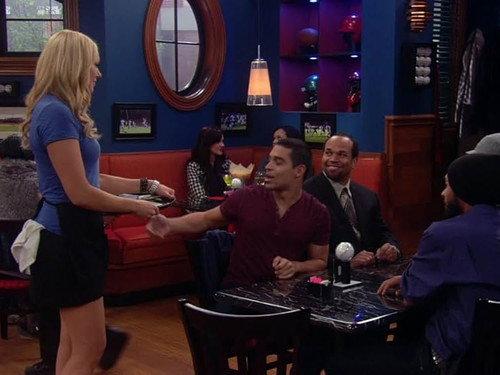 Are You There, Chelsea? Season 1 Episode 8 - Those Damn Yankees