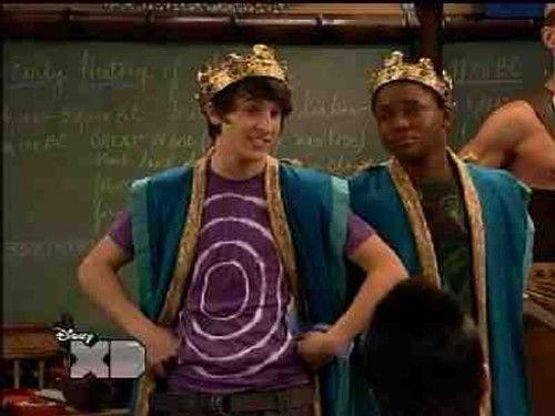 Pair of Kings Season 1 Episode 6 - Big Kings on Campus