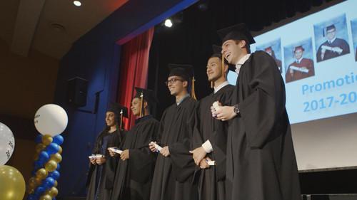 180 jours Season 1 Episode 12 - Episode 12