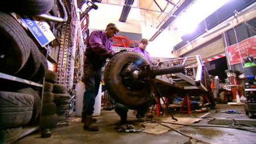 Scrapheap Challenge Season 9 Episode 2 - Monster Trikes