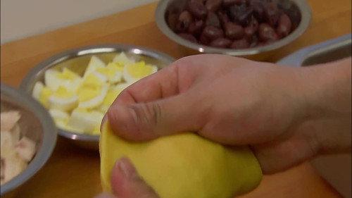 Diners, Drive-Ins and Dives Season 10 Episode 9 - Gone Global