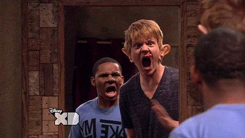 Pair of Kings Season 3 Episode 15 - The Oogli Stick