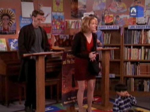 Caroline in the City Season 4 Episode 22 - Caroline and the Big Move (2)