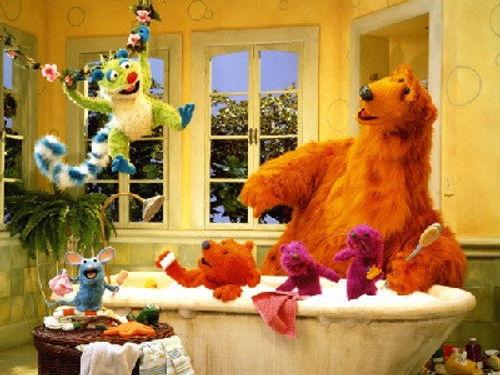 Bear in the Big Blue House Season 4 Episode 16 - Grandma Flutter's 100th Birthday