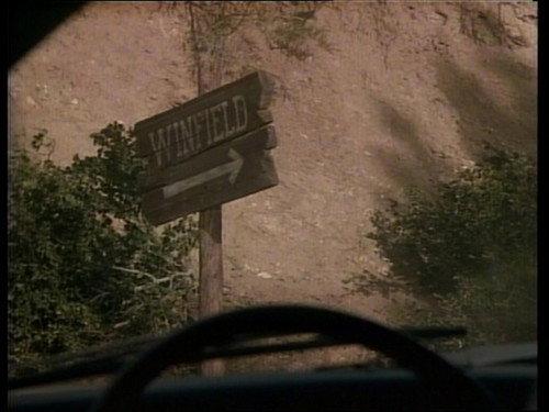The Twilight Zone Season 1 Episode 17 - Welcome to Winfield / Quarantine