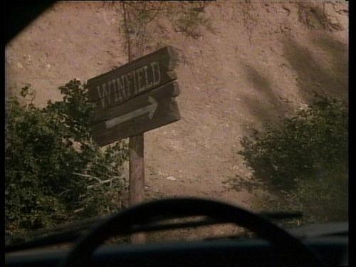 The Twilight Zone Season 1 Episode 17 - Welcome to Winfield / Quarantine