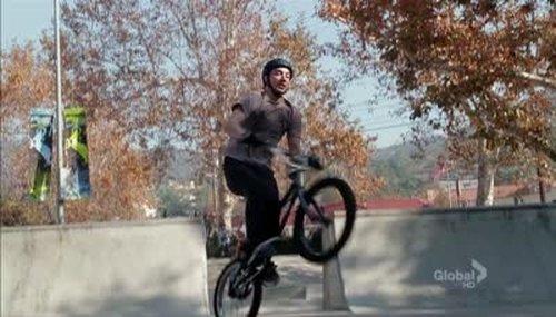 Bones Season 6 Episode 13 - The Daredevil in the Mold