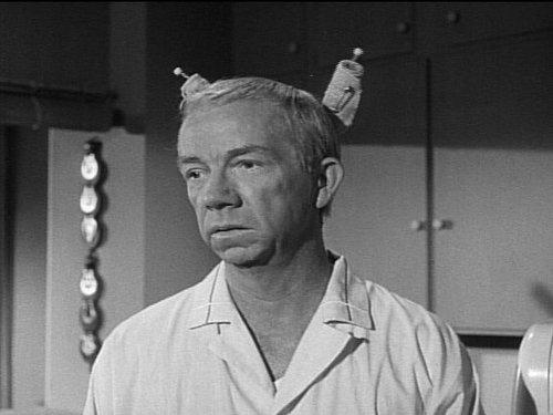 My Favorite Martian Season 1 Episode 3 - There is No Cure for the Common Martian